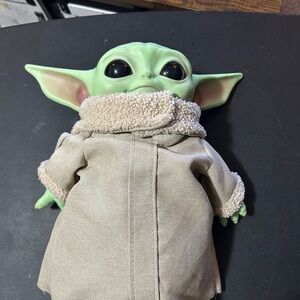 Star Wars Yoda Green Alien Plush with Beige Outfit